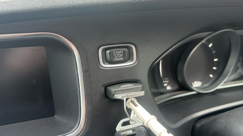 Volvo V40 D3 [4 Cyl 150] R DESIGN Pro 5dr Diesel Hatchback